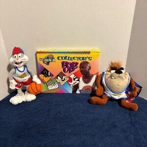 1996 Space Jam Michael Jordan Pop-Up Book Taz Tasmanian Devil Bugs Bunny Plush